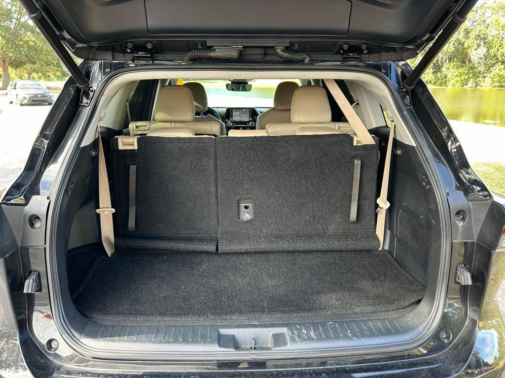 used 2022 Toyota Highlander car, priced at $28,437
