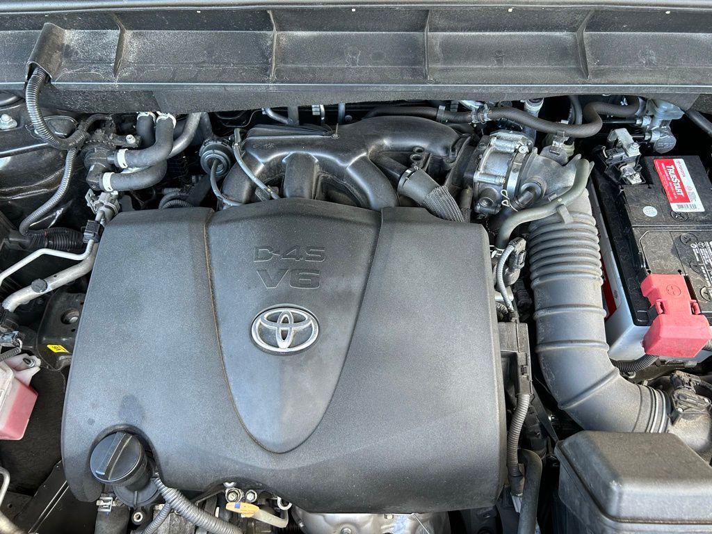 used 2022 Toyota Highlander car, priced at $28,437