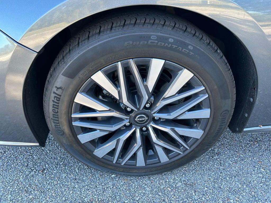used 2023 Nissan Altima car, priced at $18,977
