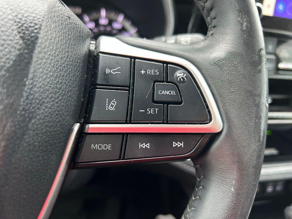 used 2024 Toyota Highlander car, priced at $38,977