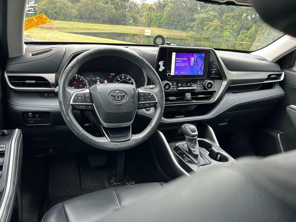 used 2024 Toyota Highlander car, priced at $38,977