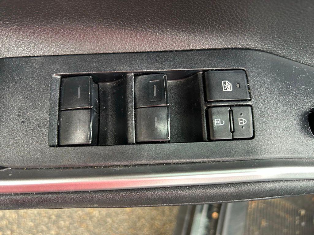 used 2024 Toyota Highlander car, priced at $38,977