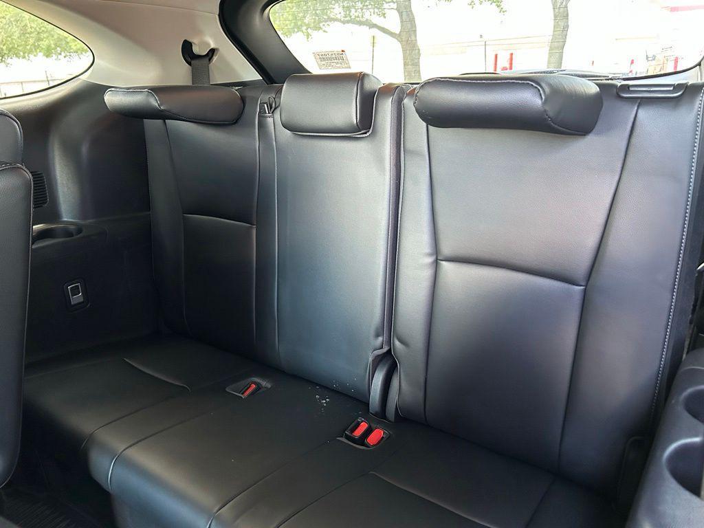 used 2022 Toyota Highlander car, priced at $43,107