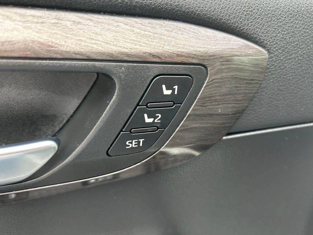 used 2023 Toyota Highlander car, priced at $32,977