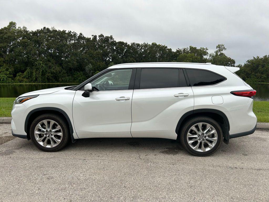 used 2023 Toyota Highlander car, priced at $32,977