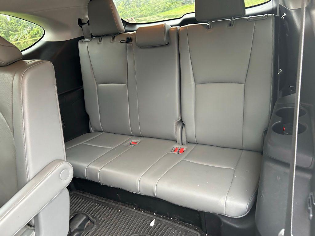 used 2023 Toyota Highlander car, priced at $32,977