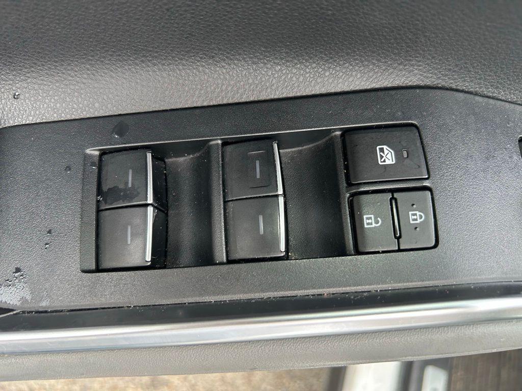 used 2023 Toyota Highlander car, priced at $32,977