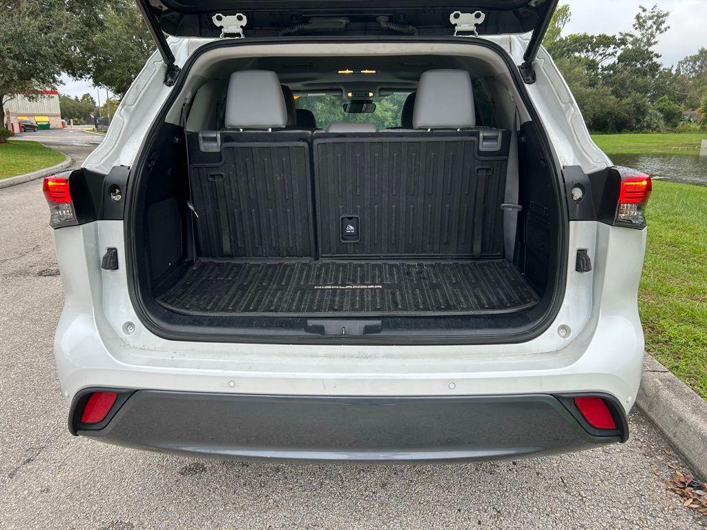 used 2023 Toyota Highlander car, priced at $32,977