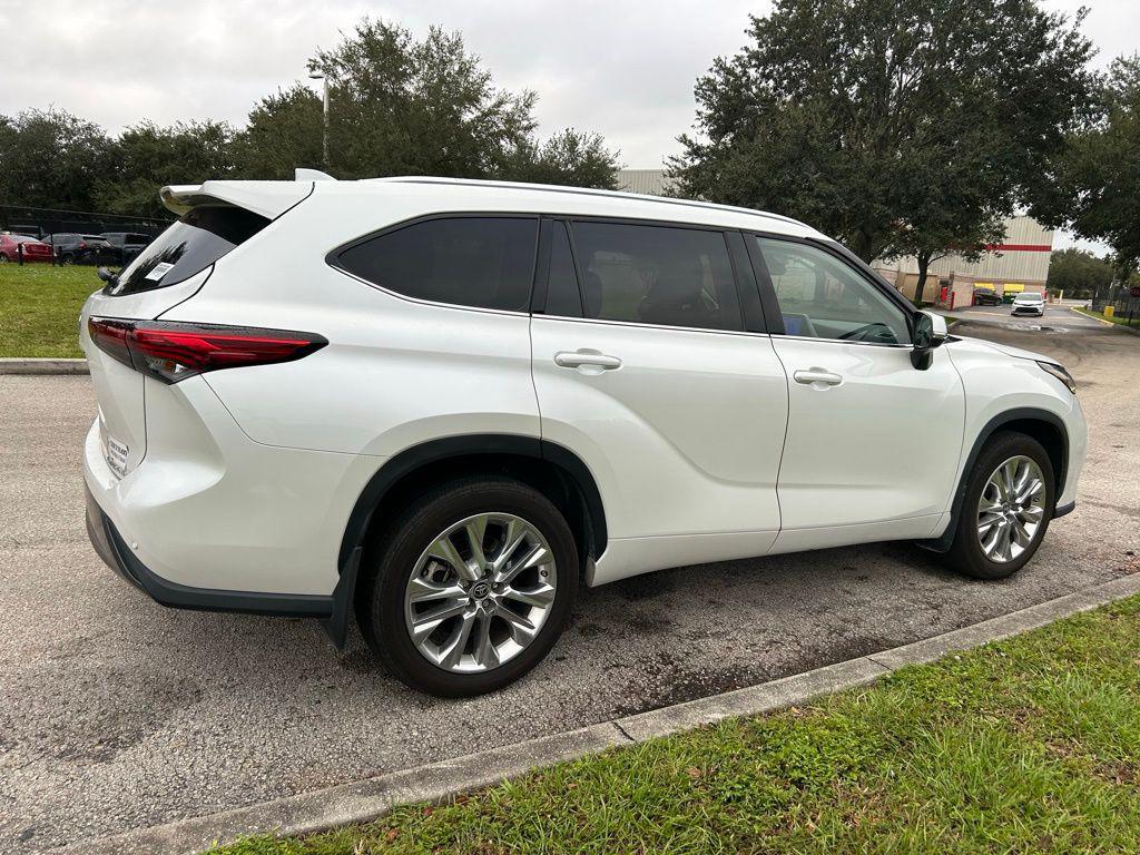 used 2023 Toyota Highlander car, priced at $32,977