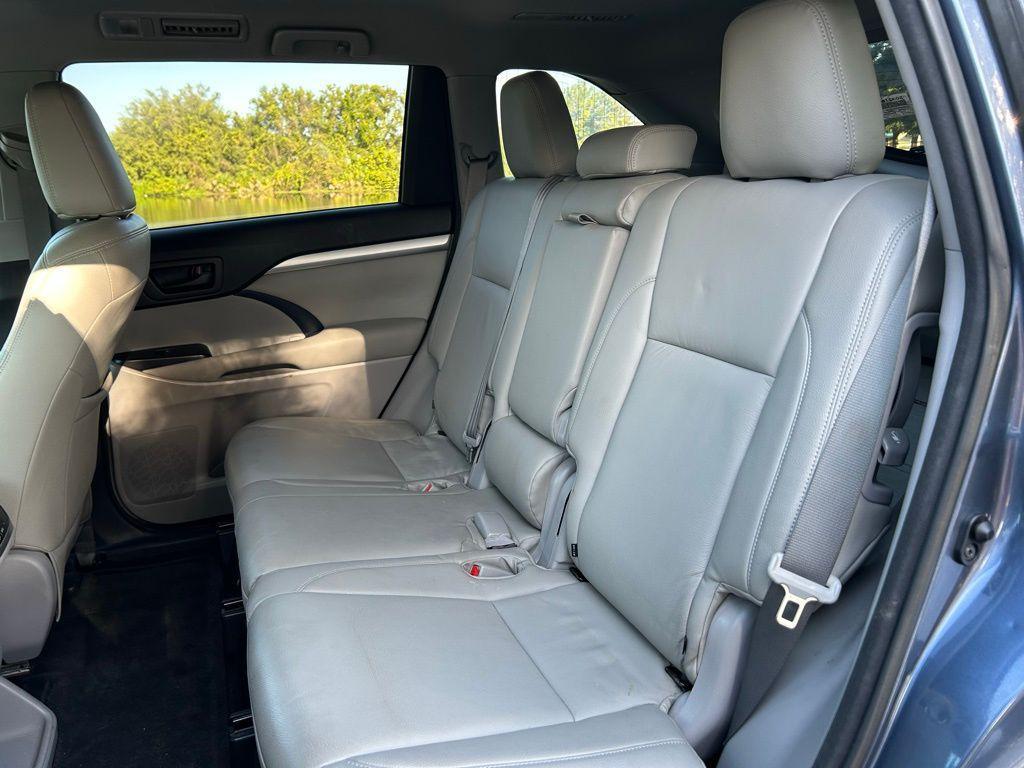 used 2017 Toyota Highlander Hybrid car, priced at $19,437