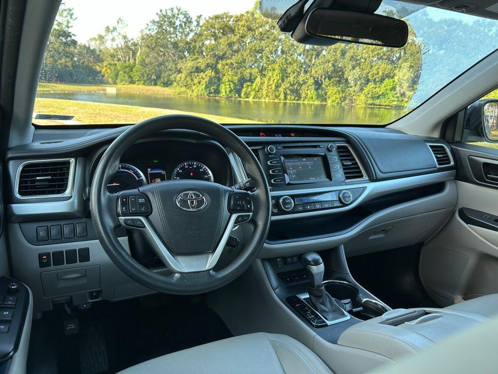 used 2017 Toyota Highlander Hybrid car, priced at $19,437