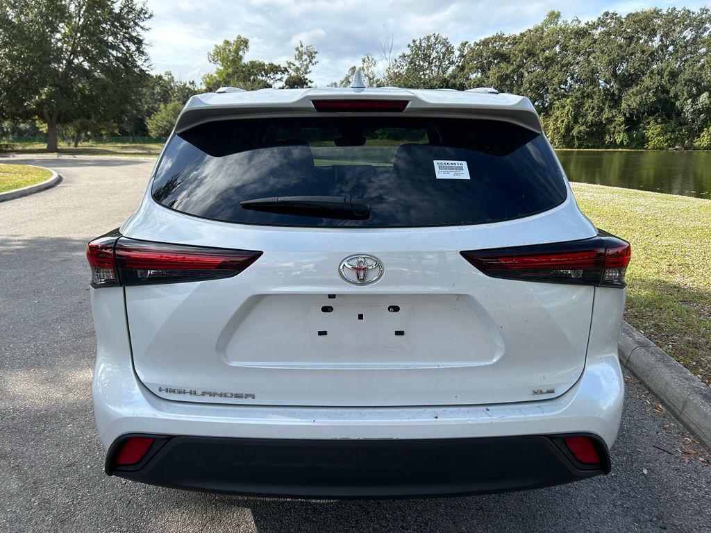 used 2025 Toyota Highlander car, priced at $43,737