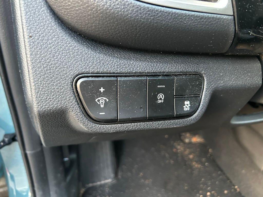 used 2025 Kia Seltos car, priced at $20,947