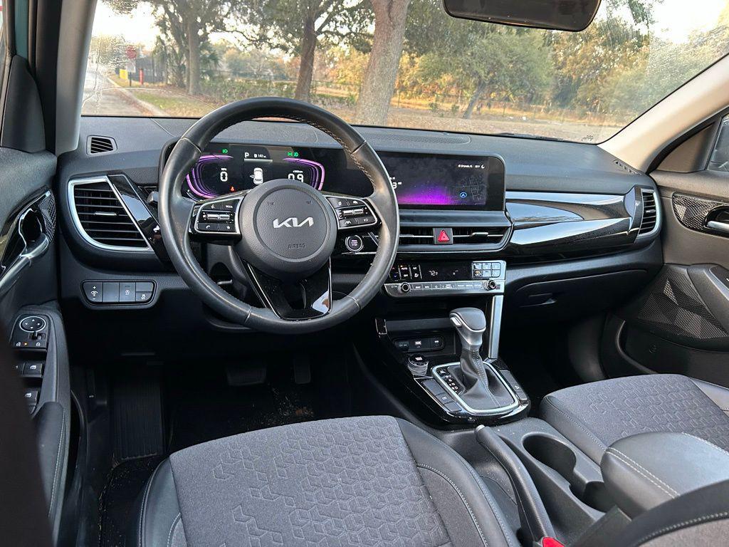 used 2025 Kia Seltos car, priced at $20,947