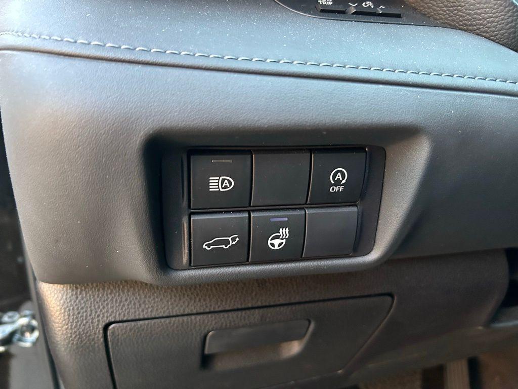 used 2023 Toyota Highlander car, priced at $33,937