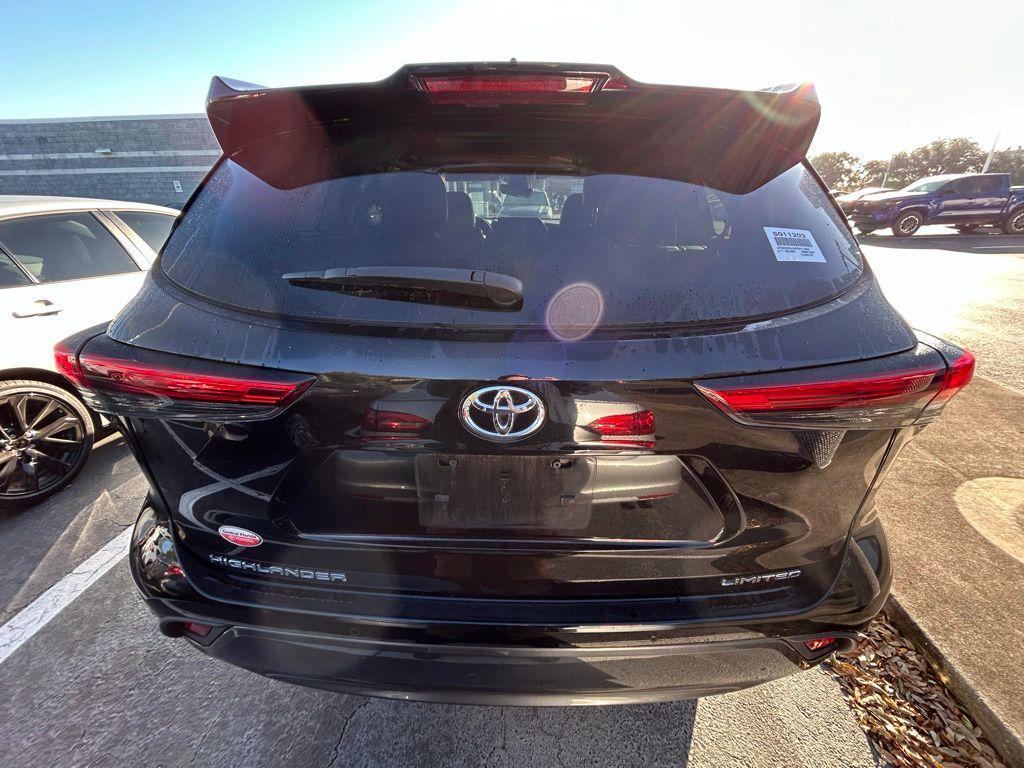 used 2023 Toyota Highlander car, priced at $33,937