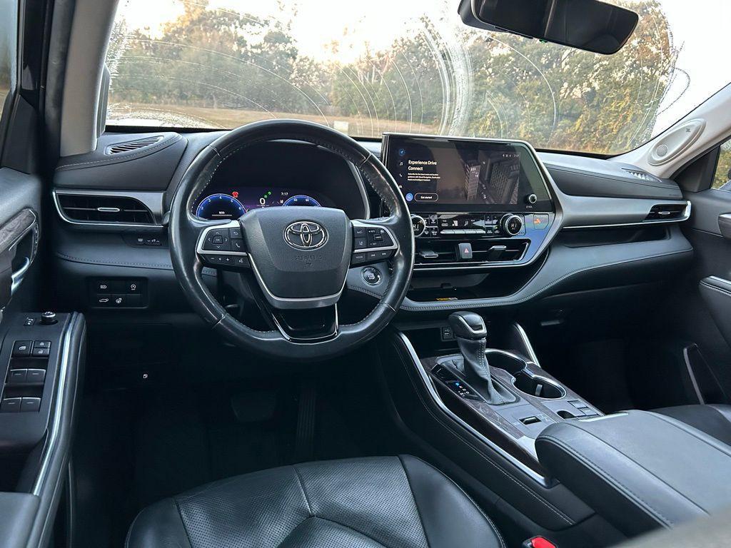 used 2023 Toyota Highlander car, priced at $33,937