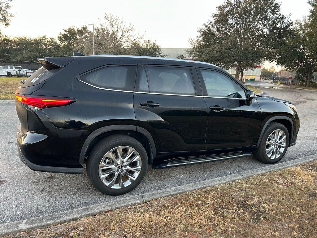 used 2023 Toyota Highlander car, priced at $33,937