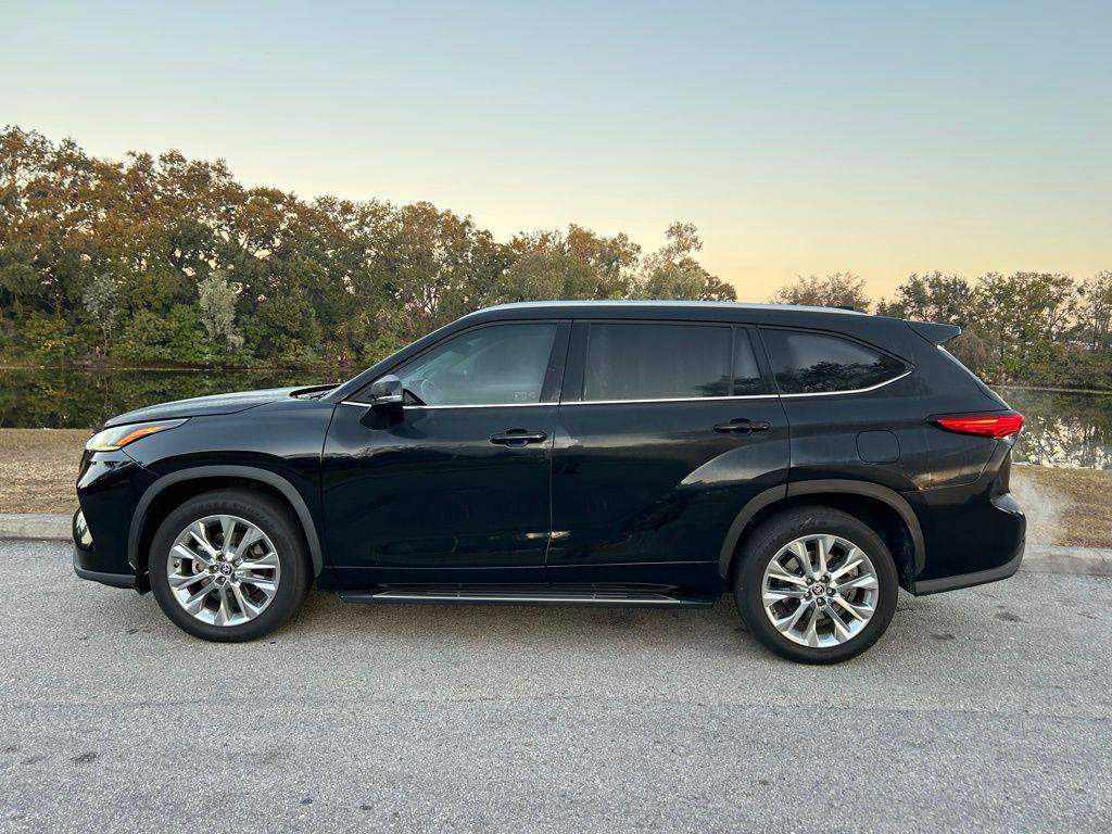 used 2023 Toyota Highlander car, priced at $33,937