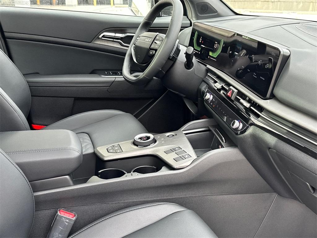 new 2026 Kia Sportage Plug-In Hybrid car, priced at $39,423