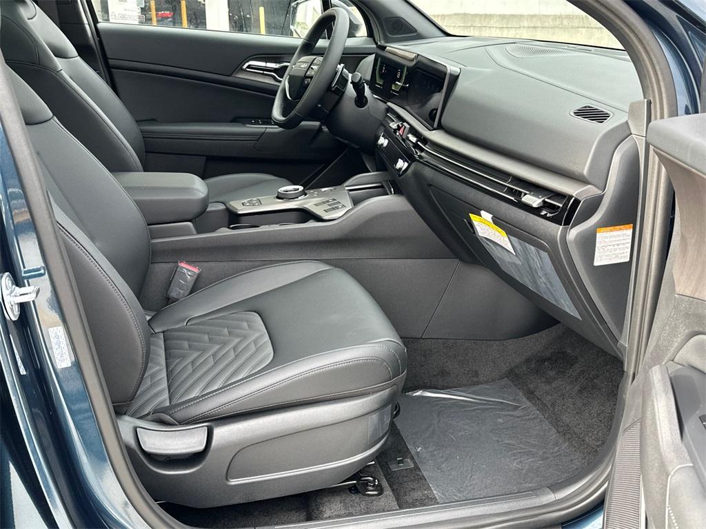 new 2026 Kia Sportage Plug-In Hybrid car, priced at $39,423