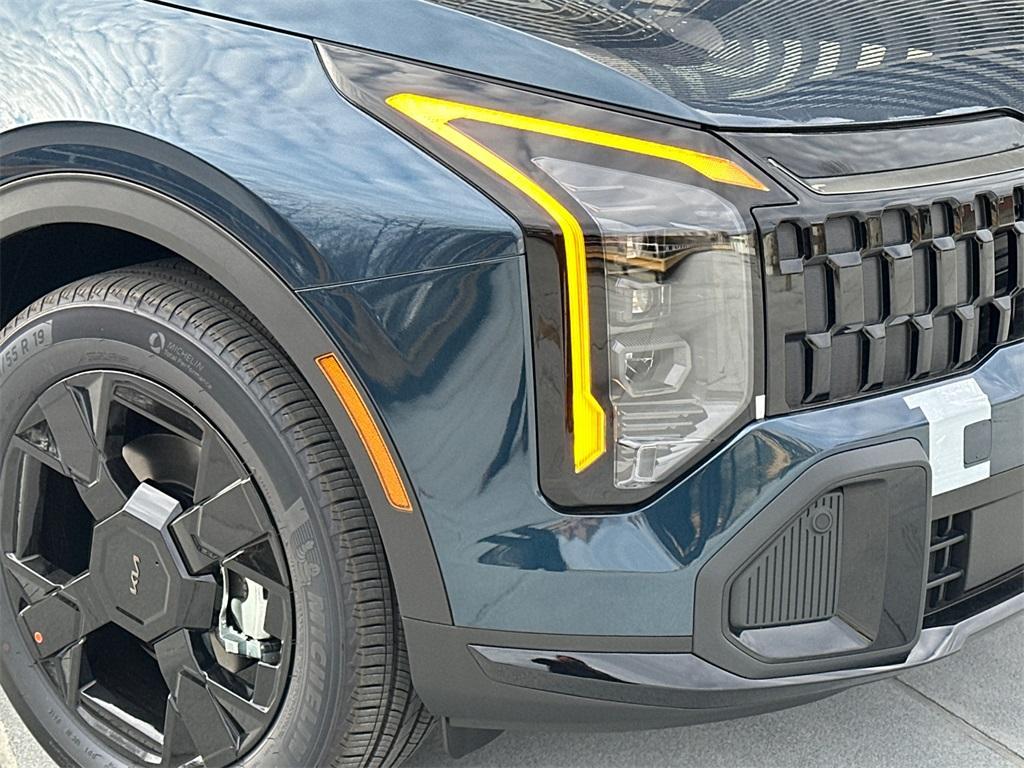 new 2026 Kia Sportage Plug-In Hybrid car, priced at $39,423