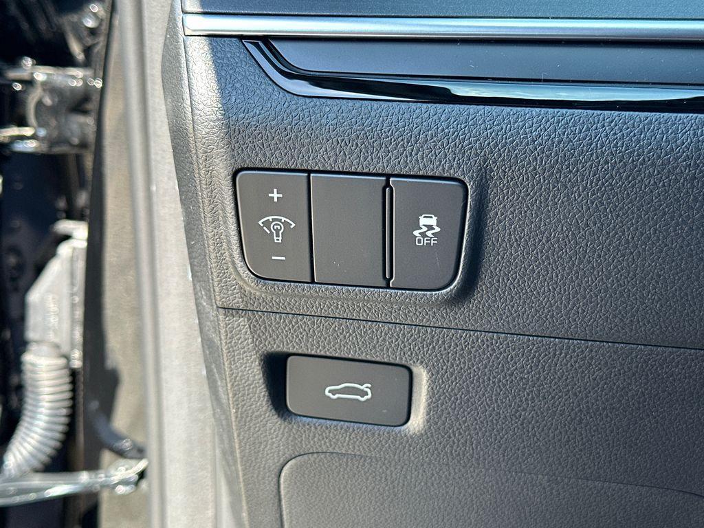 new 2026 Kia K5 car, priced at $31,039