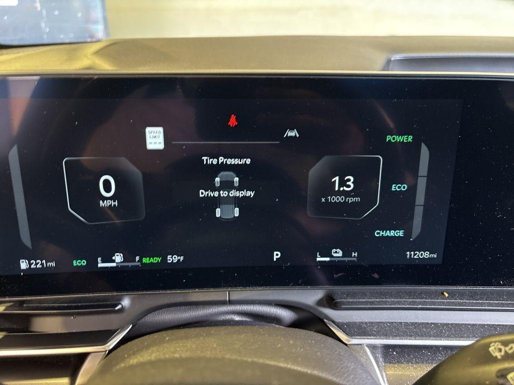 used 2025 Kia Carnival Hybrid car, priced at $44,250