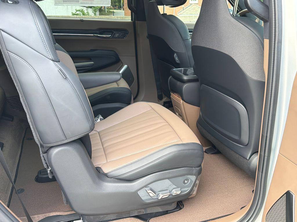new 2026 Kia EV9 car, priced at $63,075