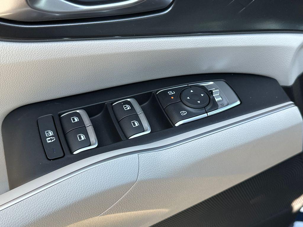 new 2026 Kia Sorento car, priced at $38,077