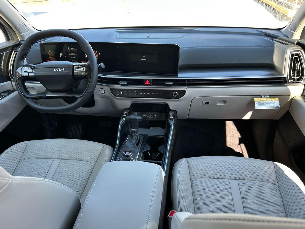 new 2026 Kia Sorento car, priced at $38,077