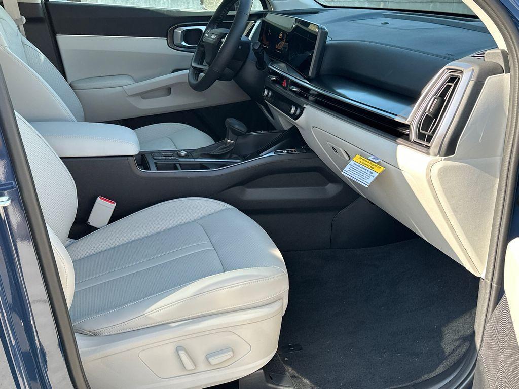 new 2026 Kia Sorento car, priced at $38,077