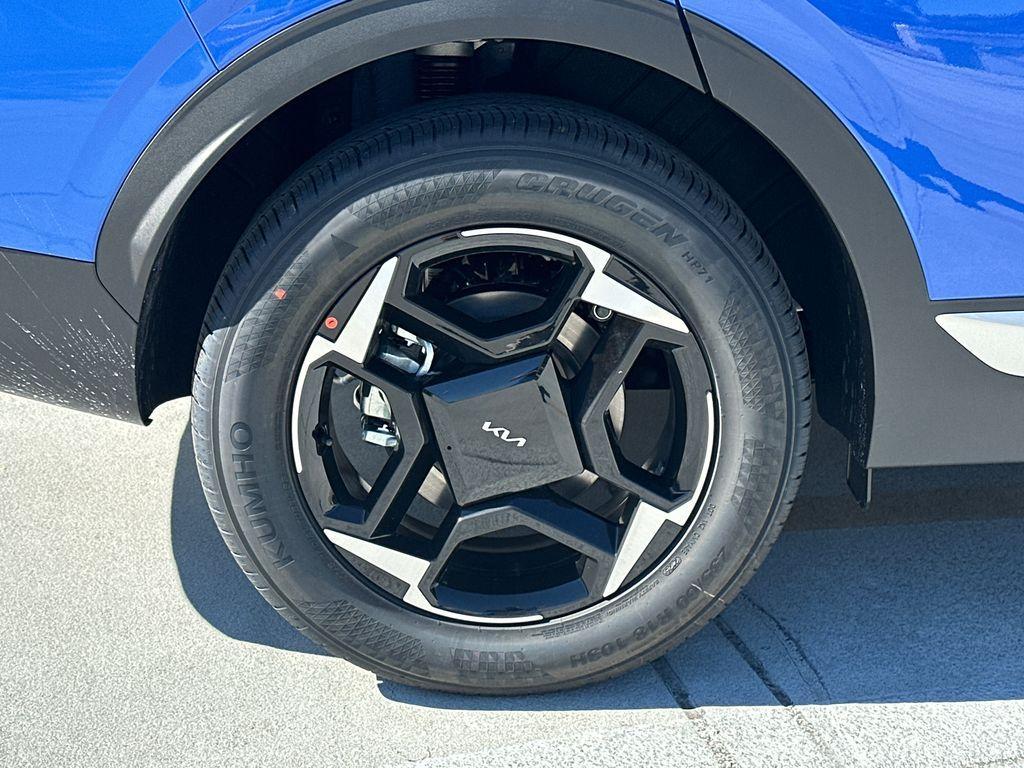 new 2026 Kia Sportage car, priced at $30,672