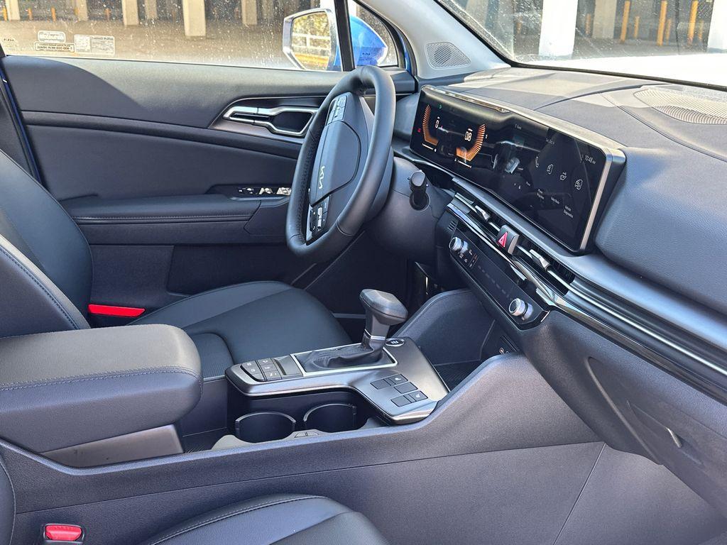 new 2026 Kia Sportage car, priced at $30,672