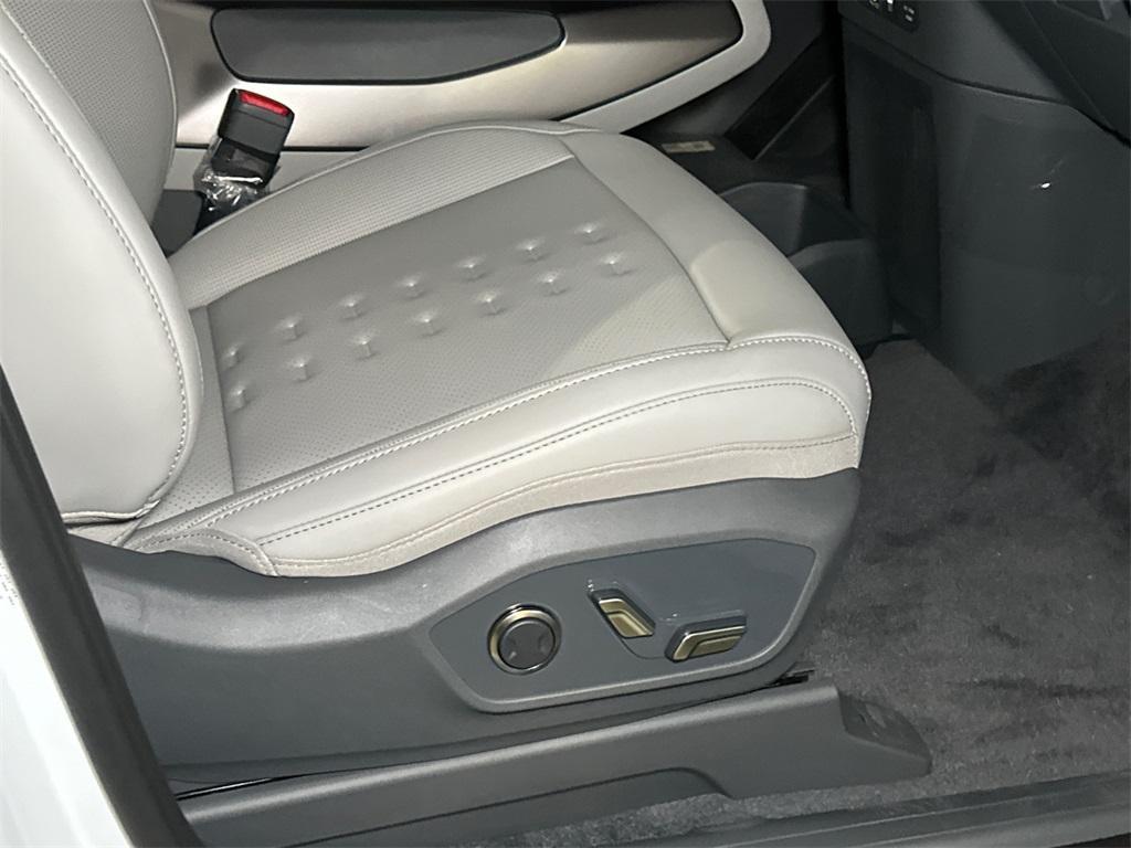 new 2026 Kia EV9 car, priced at $52,916