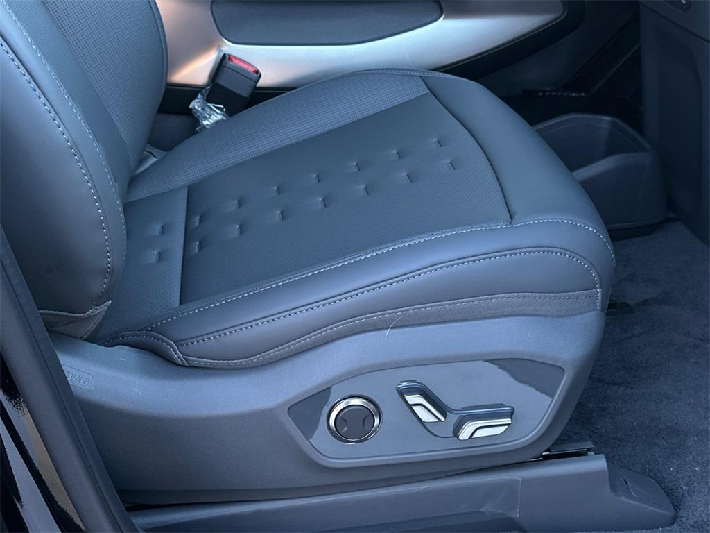 new 2026 Kia EV9 car, priced at $52,627