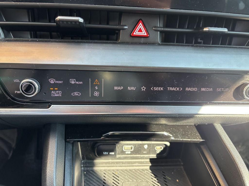 used 2024 Kia Sportage Hybrid car, priced at $30,000