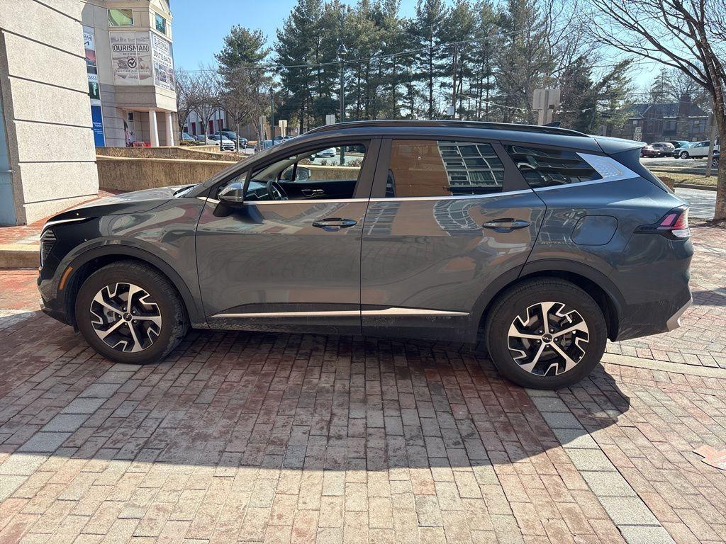 used 2024 Kia Sportage Hybrid car, priced at $30,000