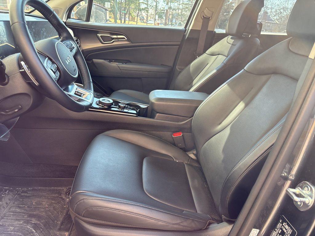 used 2024 Kia Sportage Hybrid car, priced at $30,000