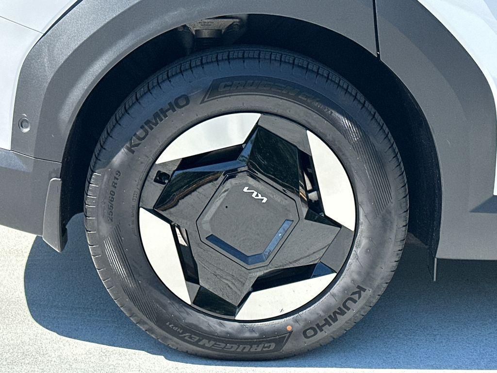 new 2026 Kia EV9 car, priced at $53,941
