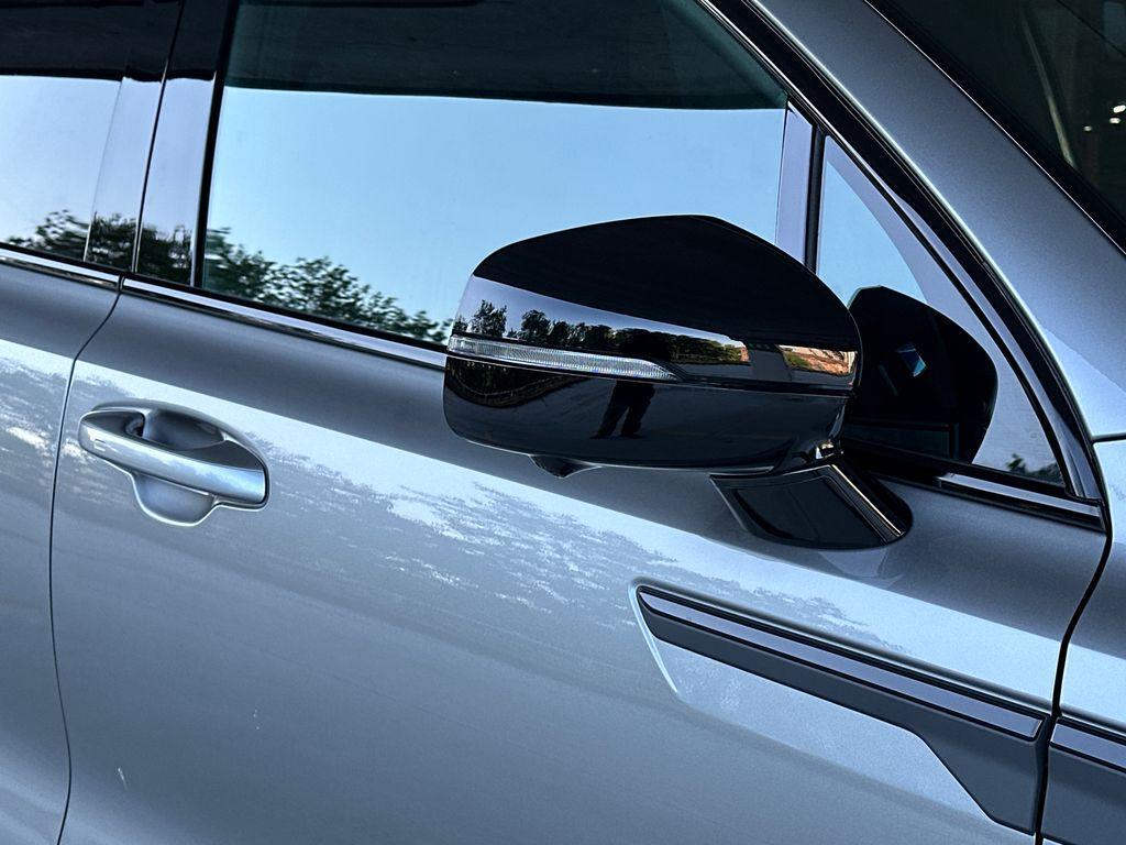 new 2026 Kia Sorento Plug-In Hybrid car, priced at $49,096