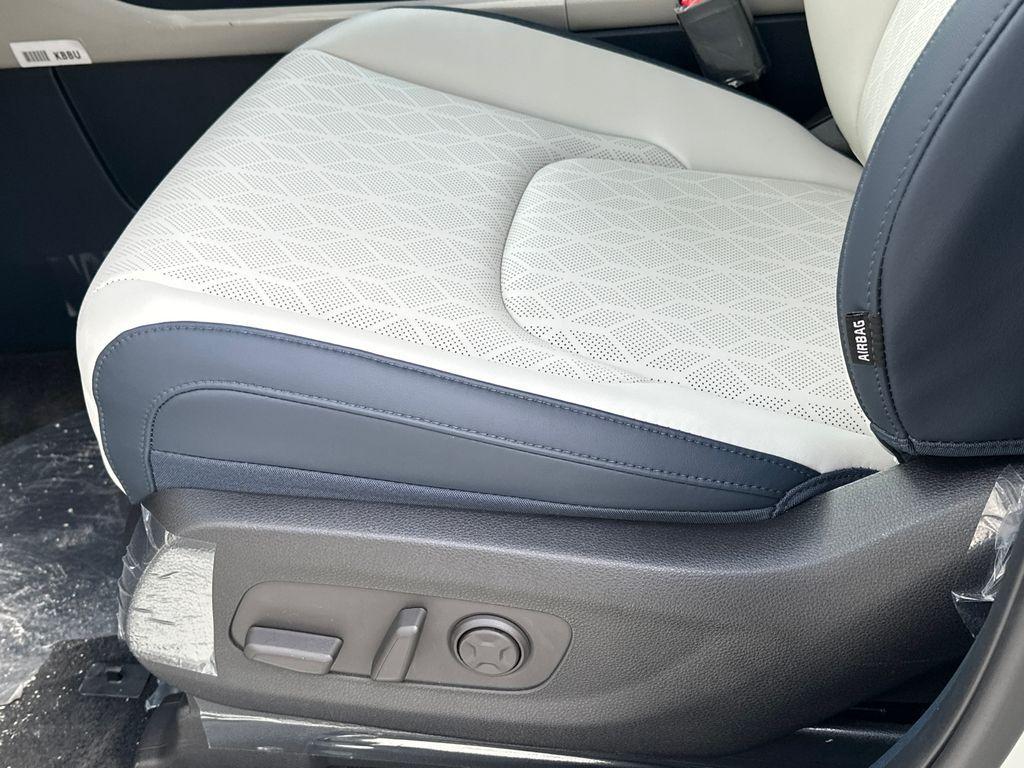 new 2026 Kia Carnival car, priced at $39,683