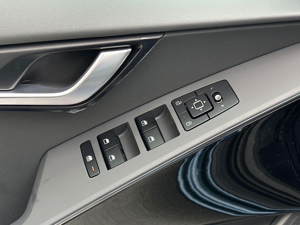 new 2026 Kia Niro car, priced at $31,356