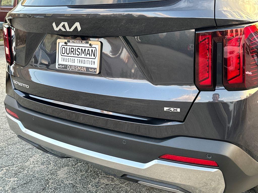 new 2026 Kia Sorento car, priced at $35,176