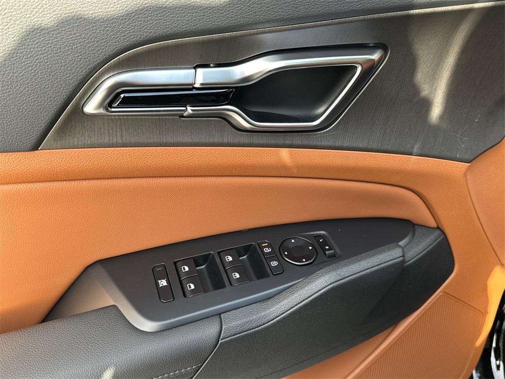 new 2026 Kia Sportage Plug-In Hybrid car, priced at $39,423