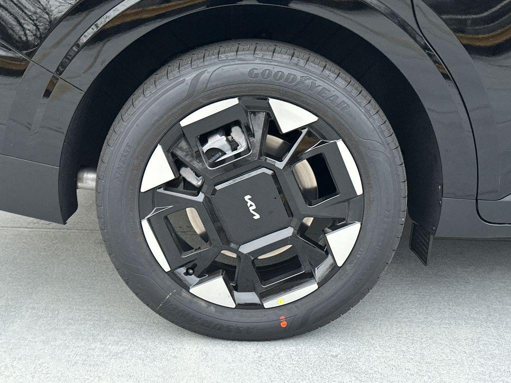 new 2026 Kia Carnival car, priced at $40,183