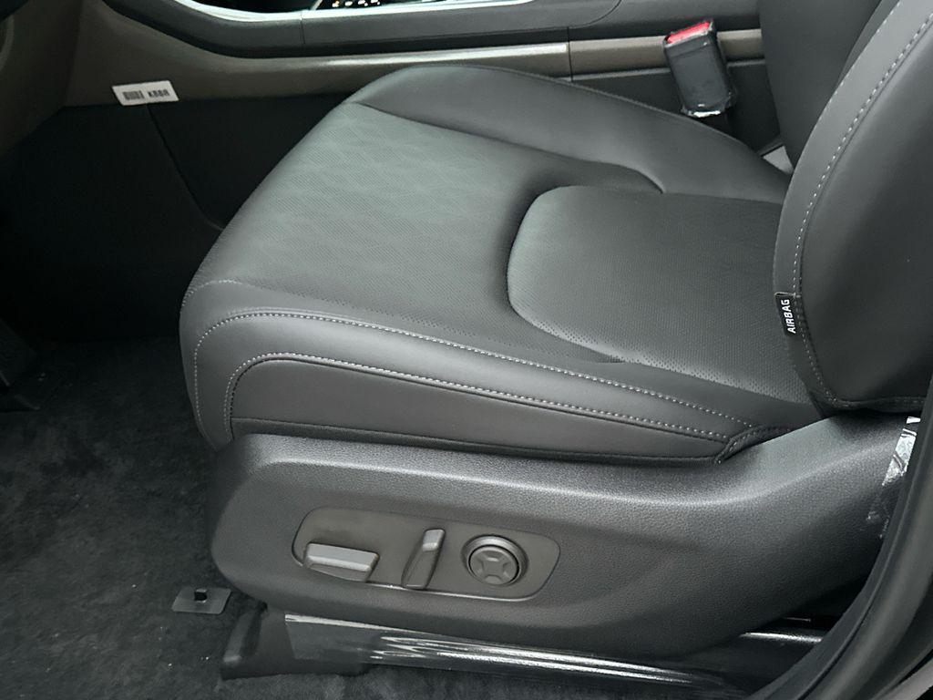 new 2026 Kia Carnival car, priced at $40,183