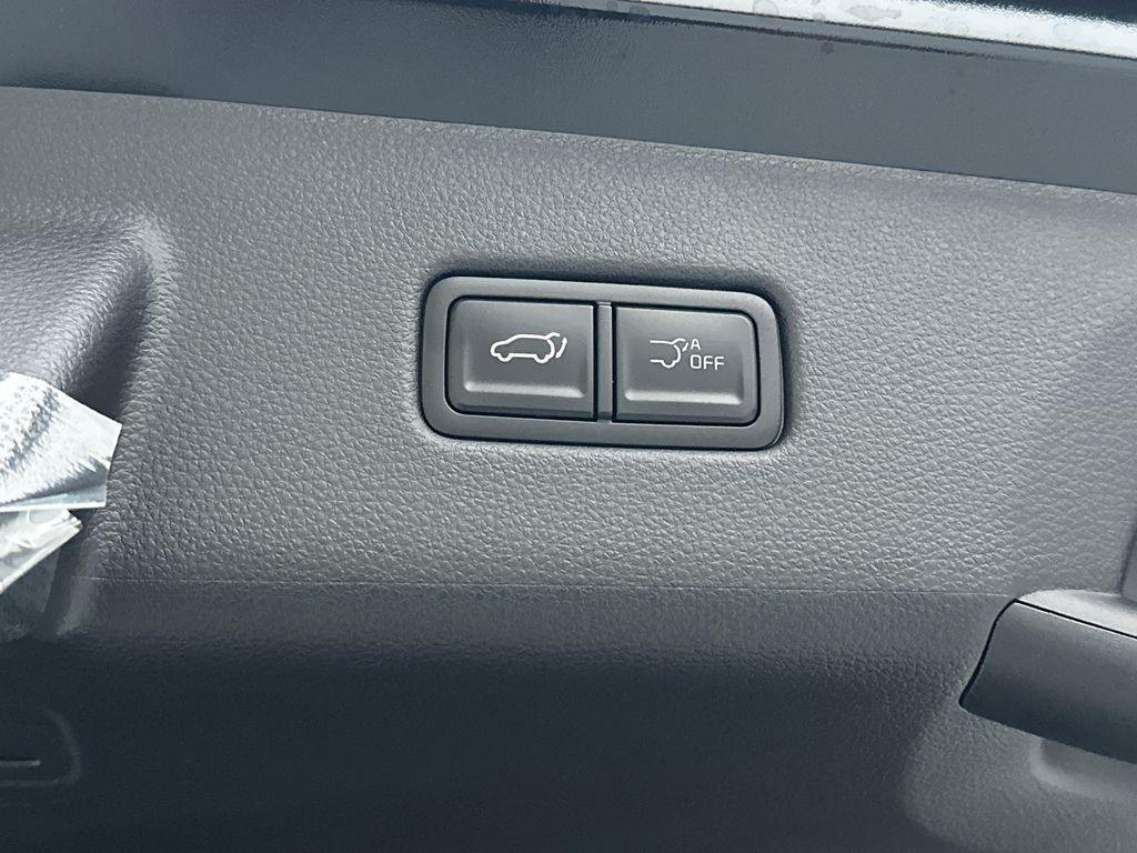 new 2026 Kia Carnival car, priced at $40,183