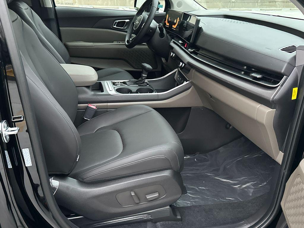 new 2026 Kia Carnival car, priced at $40,183