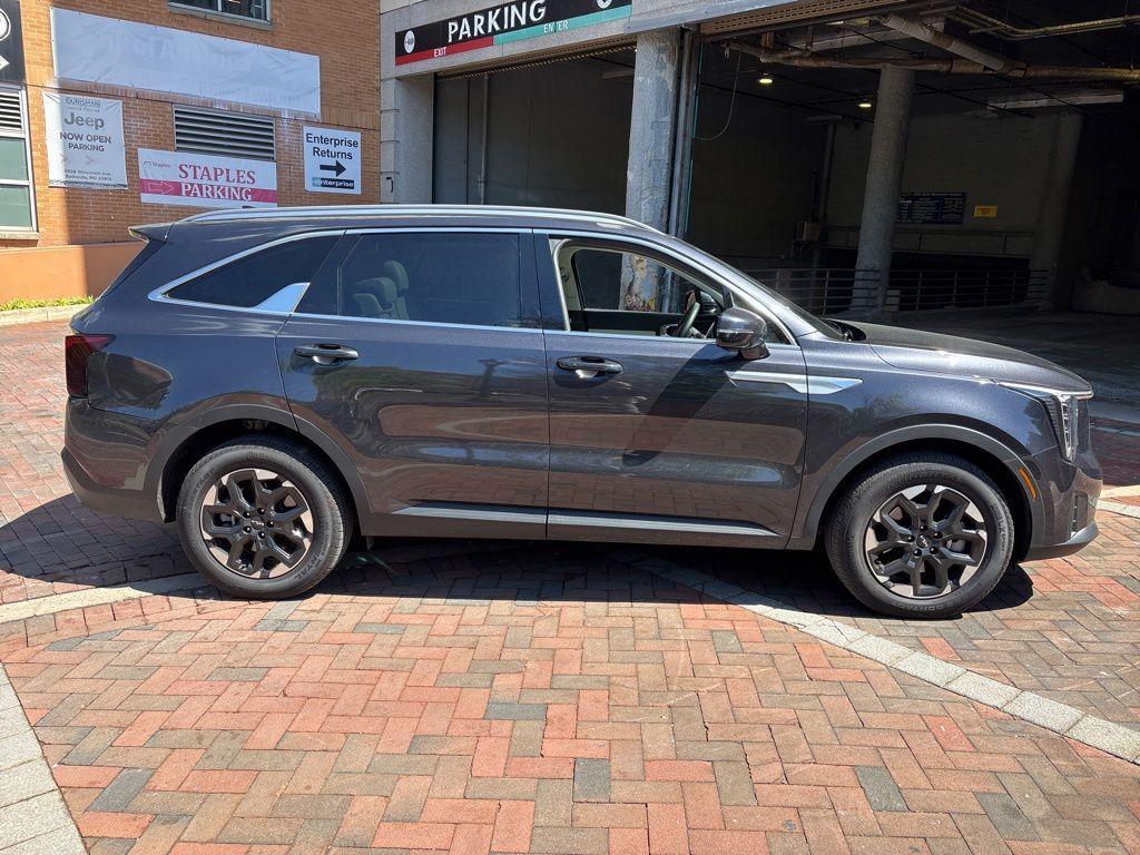 used 2025 Kia Sorento car, priced at $32,300